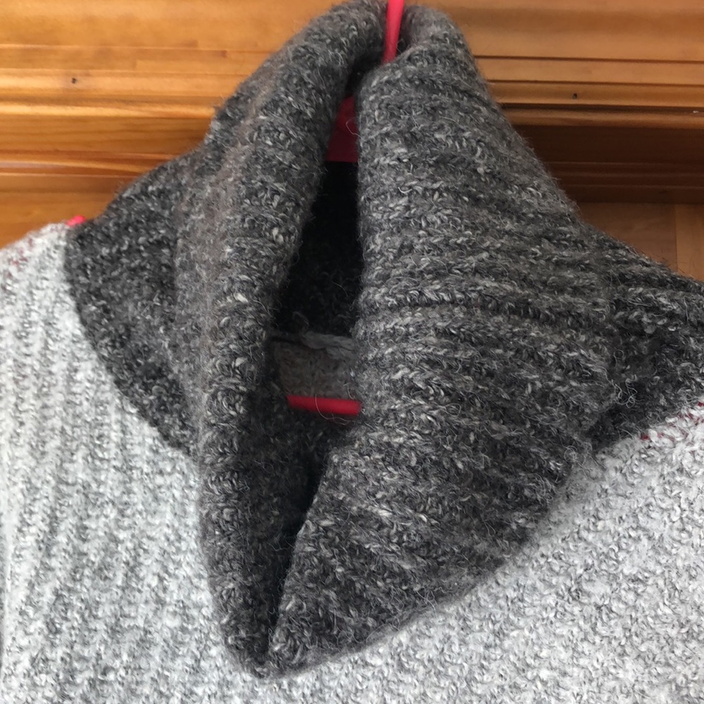 Sweater - Picture 2 of 6